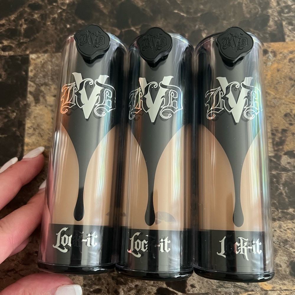 Kat Von D Lock-It Foundation Medium 52 Warm